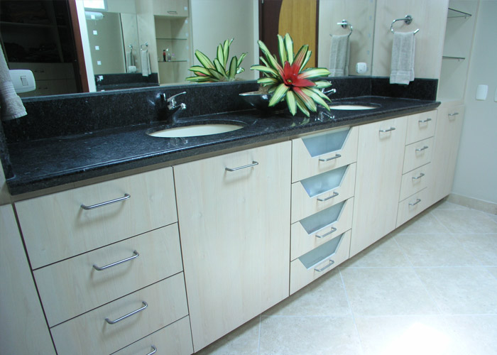 CONBAQUERIZO HOMES-ACABADOS