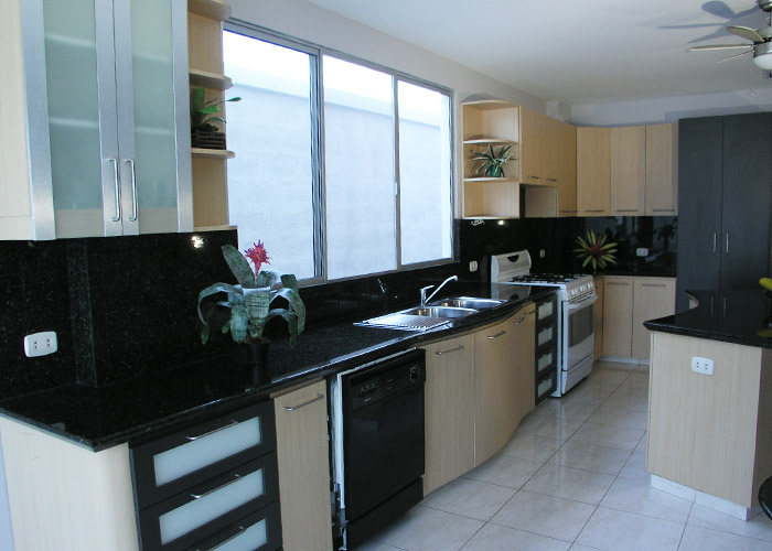 CONBAQUERIZO HOMES-ACABADOS