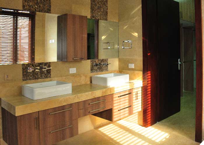 CONBAQUERIZO HOMES-ACABADOS