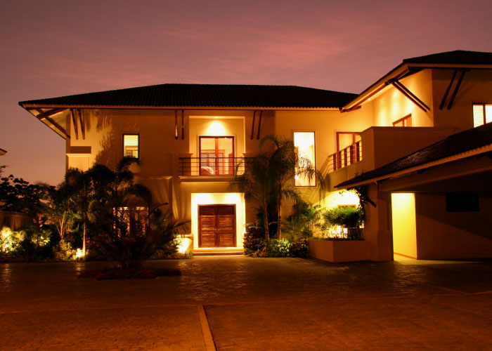 CONBAQUERIZO HOMES-ACABADOS